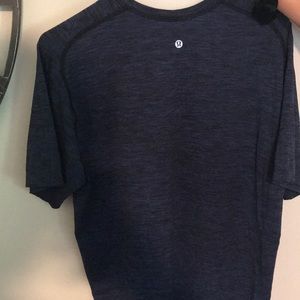 Men’s Lulu lemon dark blue short sleeve shirt